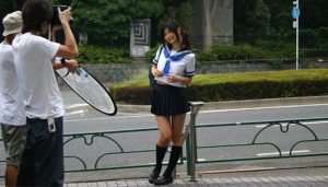 アイドルを育成する芸能プロダクション事業